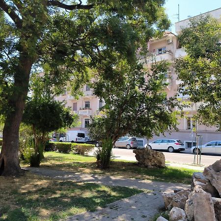 Lukas Apartament Vollga Durrës 外观 照片
