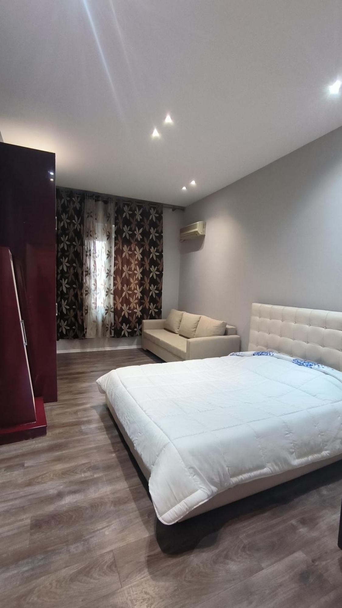 Lukas Apartament Vollga Durrës 外观 照片