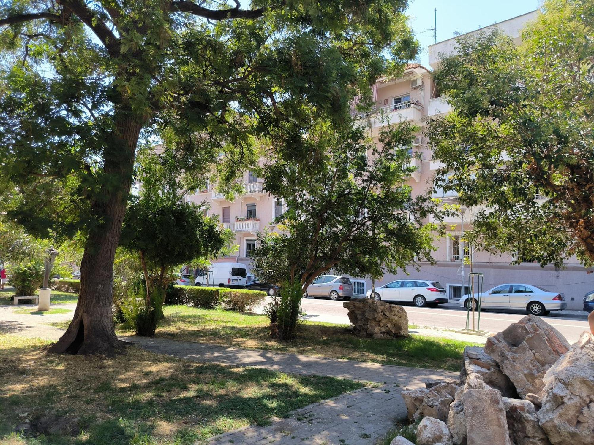 Lukas Apartament Vollga Durrës 外观 照片