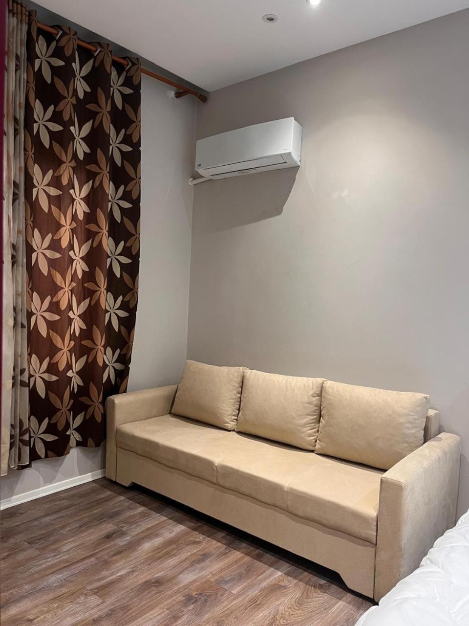 Lukas Apartament Vollga Durrës 外观 照片