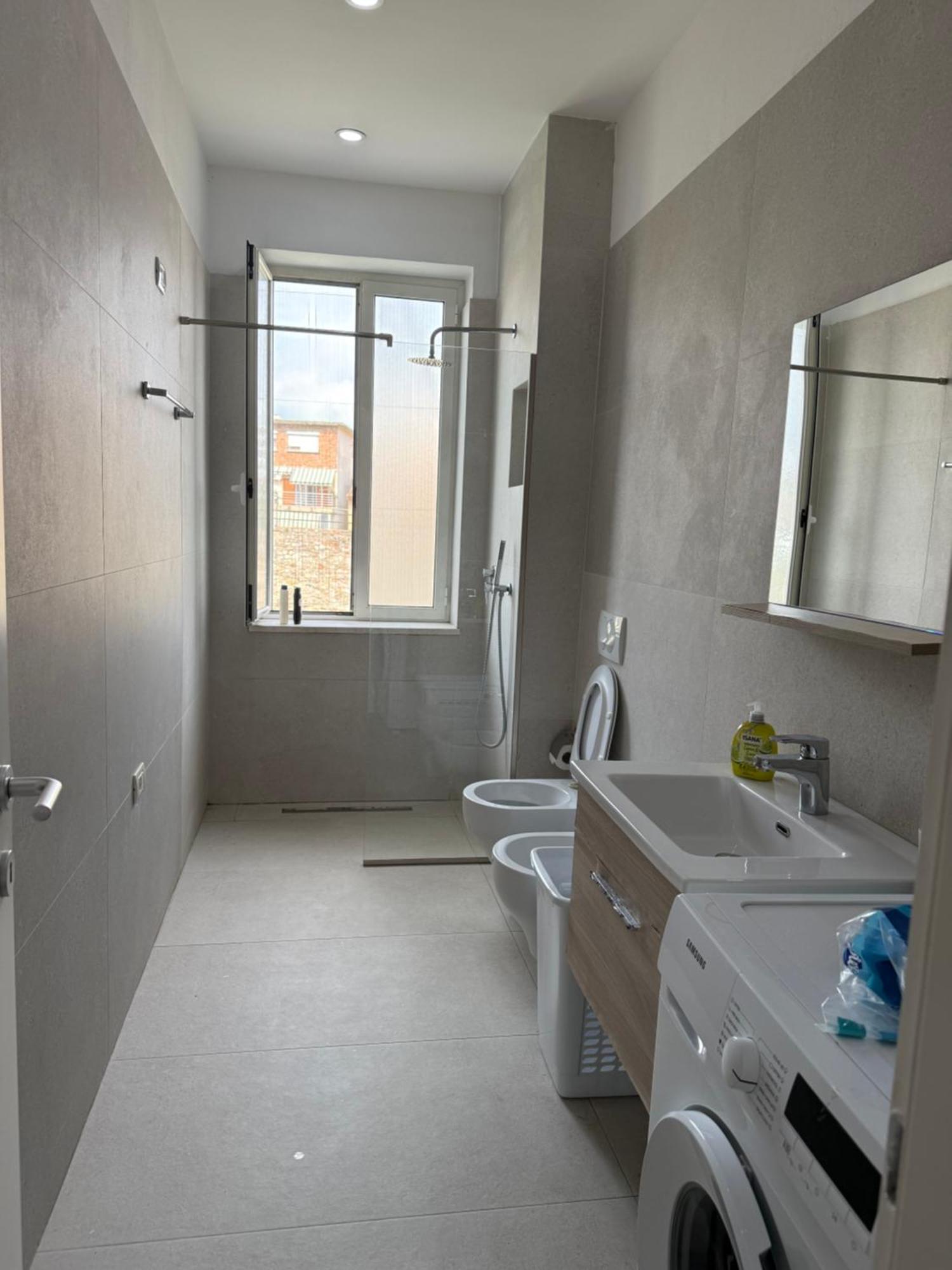 Lukas Apartament Vollga Durrës 外观 照片