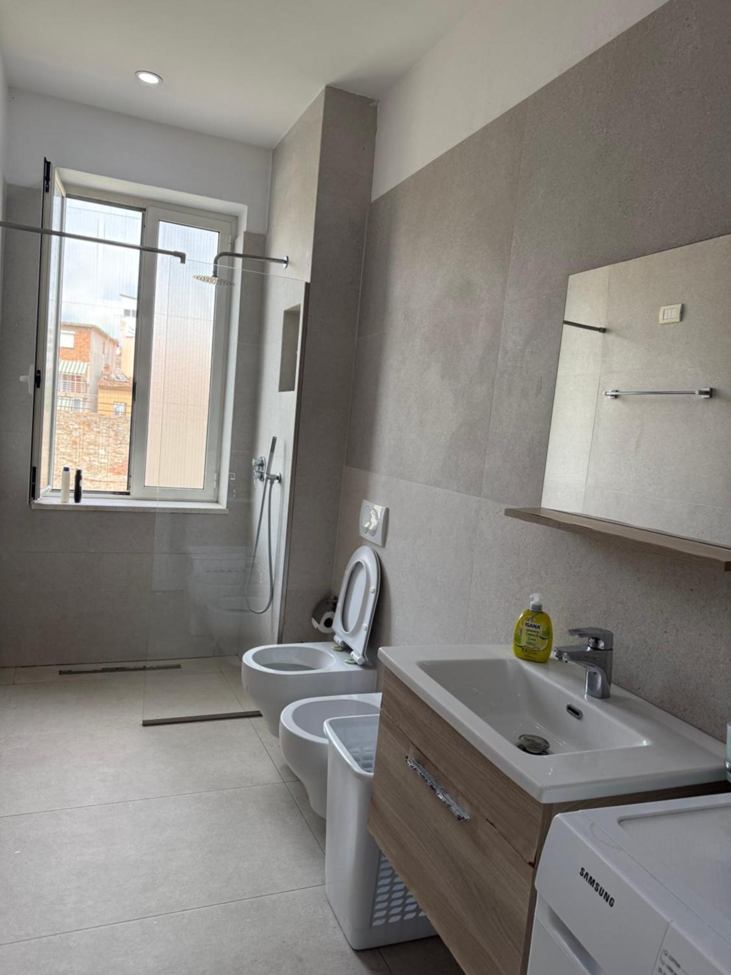 Lukas Apartament Vollga Durrës 外观 照片