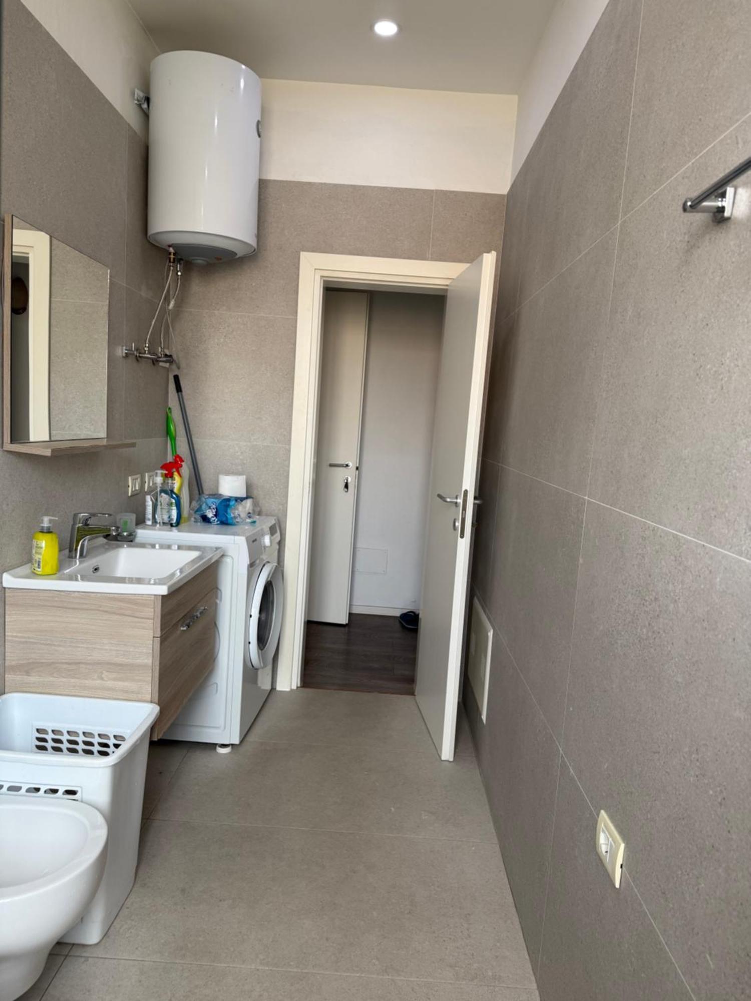 Lukas Apartament Vollga Durrës 外观 照片